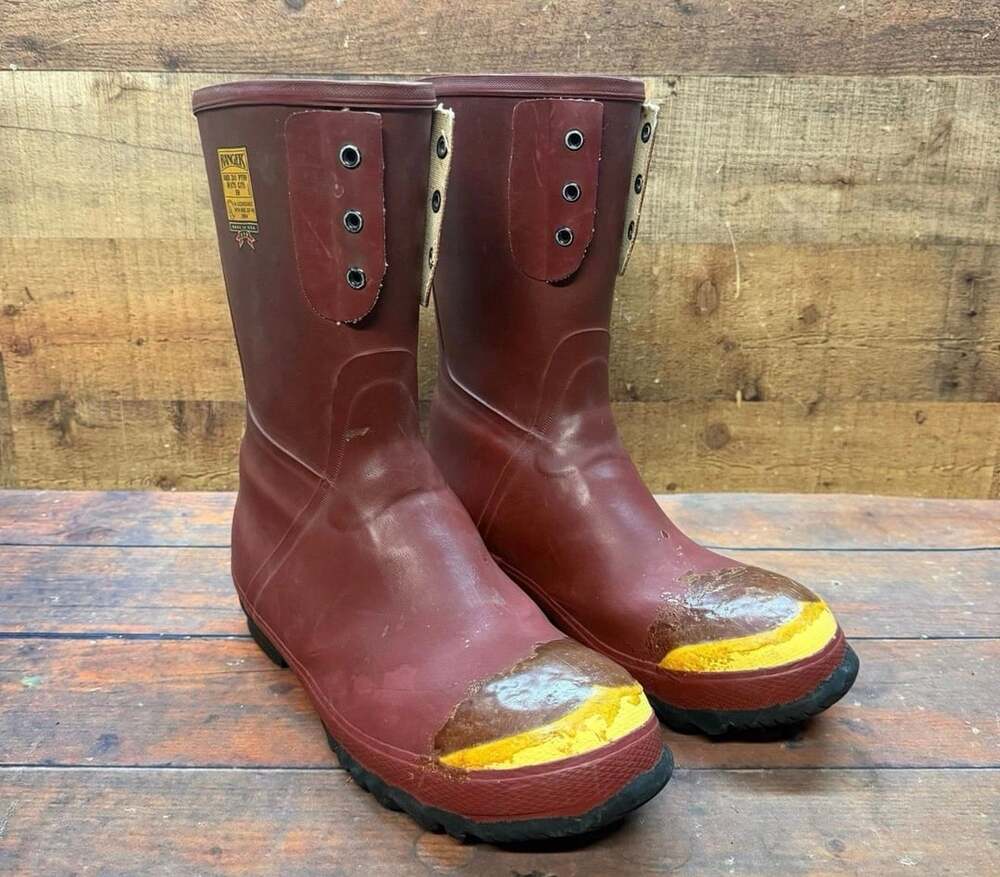 Ranger Red Pac Insulated Safety Boot Size 12 ANSI Steel Toe Work Boots